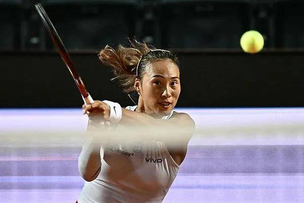 郑钦文三盘不敌高芙填海失败，错失获得生涯首个1000赛冠军良机